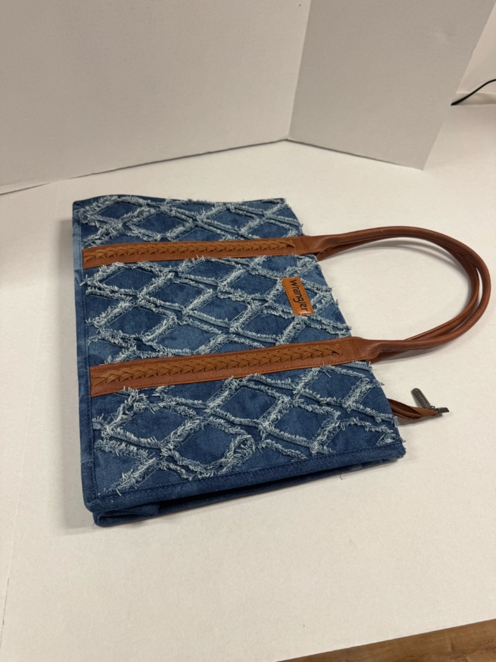 Wrangler Denim Allover Aztec Dual Sided Print Canvas Wide Tote. NEW - Picture 16 of 16
